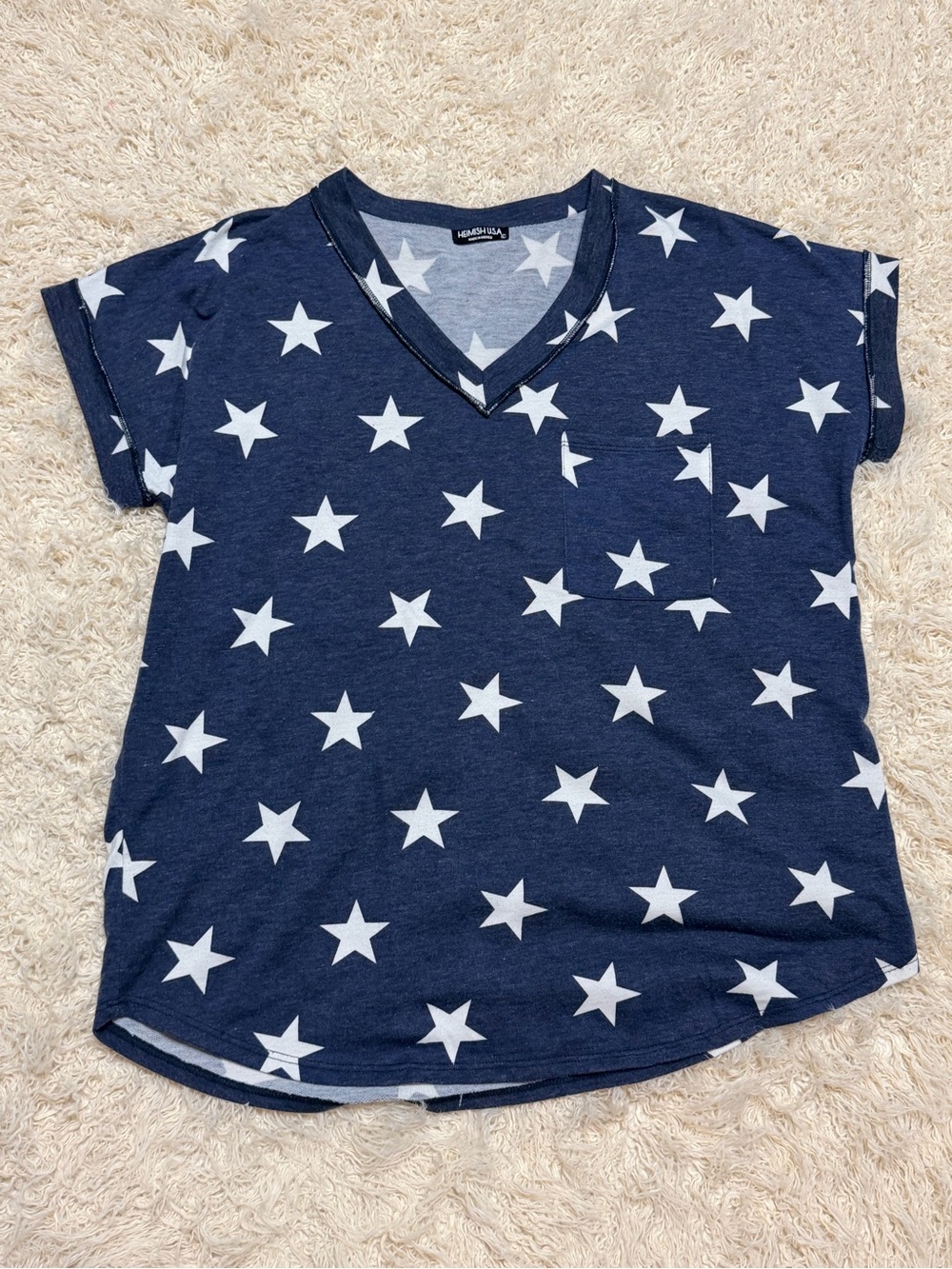 Heimish USA women’s size large Navy Star-Print V-Neck Tee